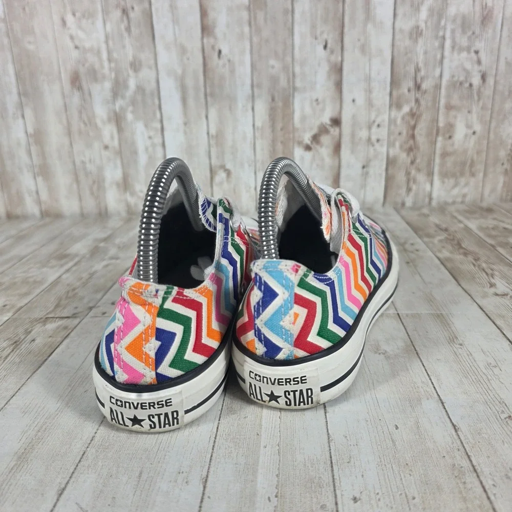 Converse Chuck Taylor All Star Low Top‎ Chevron Zigzag Print Sneakers Women 7 - Picture 3 of 8
